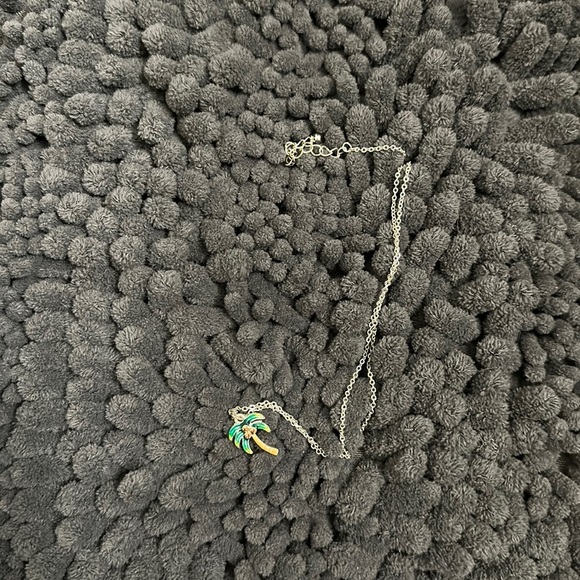 Palm tree necklace 🌴 - Picture 1 of 1